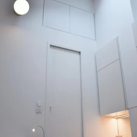 Apartment Au Coeur De Au Pied De Notre Dame Equipe Salle De Bains Wc Calme Clair Type Clim Ascenseur *