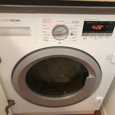 Apartment Au Coeur De Au Pied De Notre Dame Equipe Salle De Bains Wc Calme Clair Type Clim Ascenseur