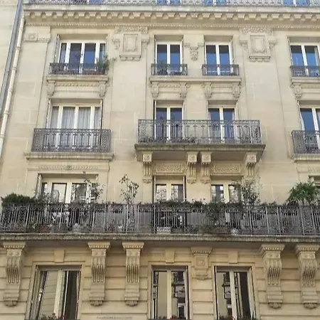 Au Coeur De Au Pied De Notre Dame Equipe Salle De Bains Wc Calme Clair Type Clim Ascenseur Paris