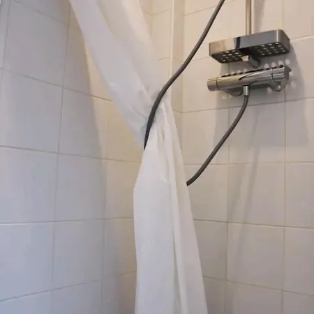 Apartment Au Coeur De Au Pied De Notre Dame Equipe Salle De Bains Wc Calme Clair Type Clim Ascenseur *
